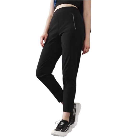 Athleta | Women’s Black Trekkie North Ripstop Ankle Pants Size 6 Zip Pockets - Picture 1 of 9